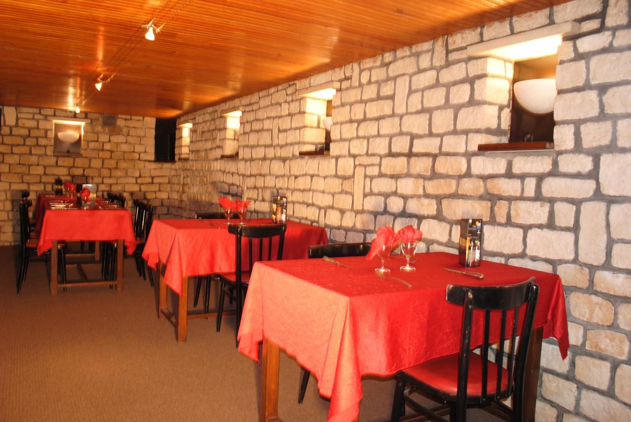 Taverne De La Paix La Ferte-Mace Εξωτερικό φωτογραφία